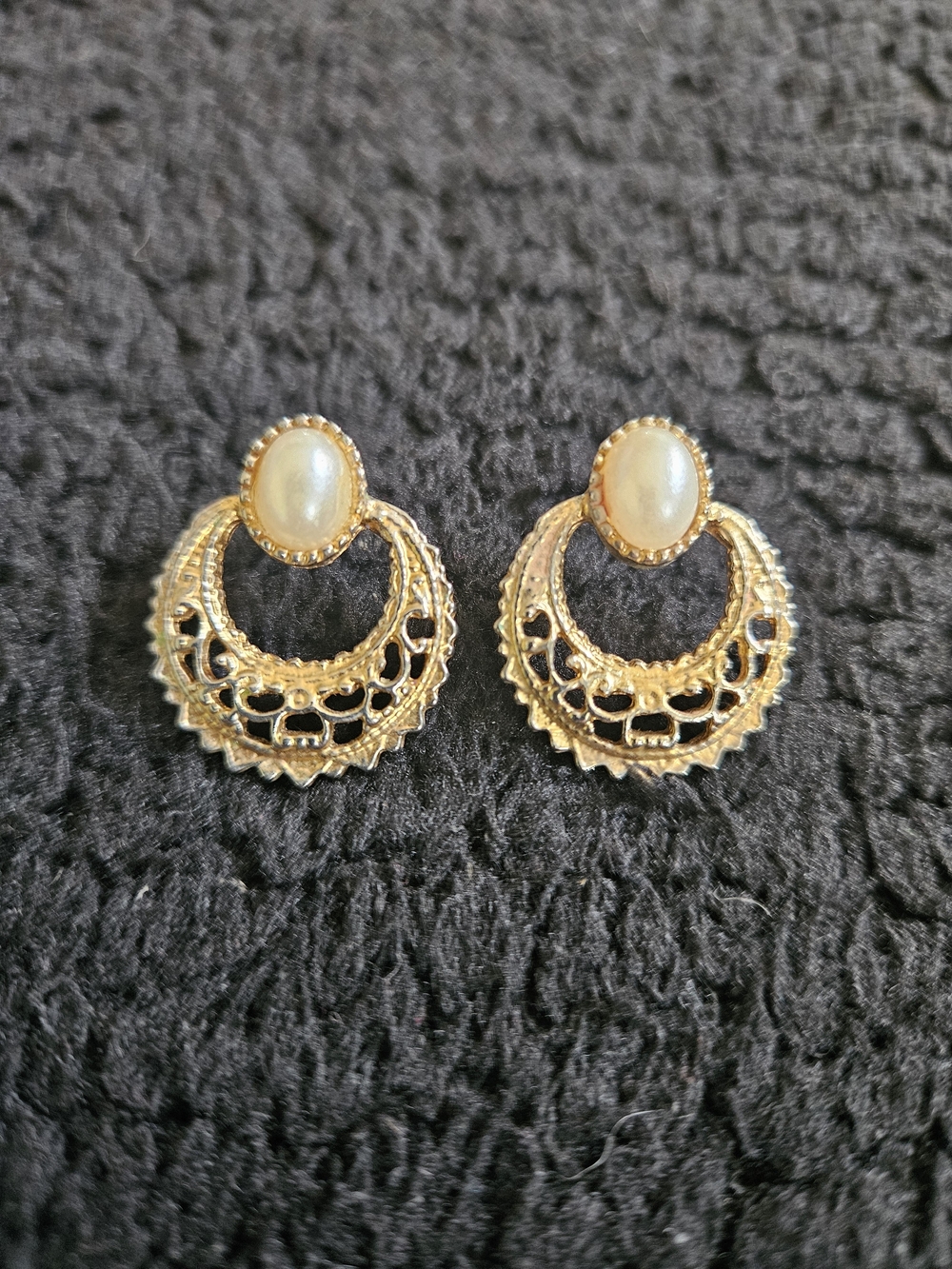 Vintage Style Gold Tone Filigree Earrings Faux Pearl Boho Stud Earrings
